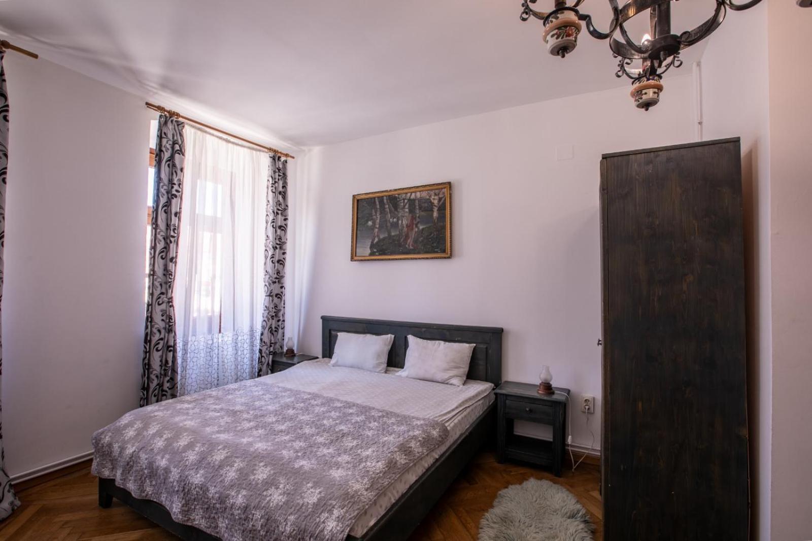 4 Rooms Piata Sfatului 布拉索夫 外观 照片