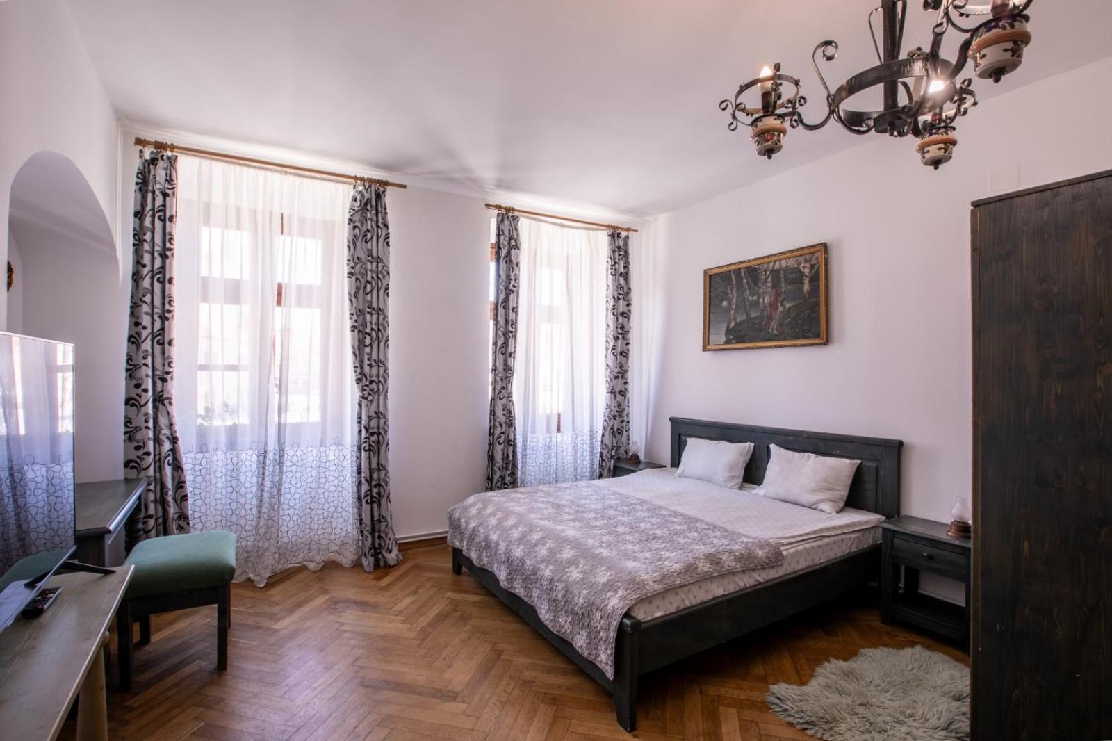 4 Rooms Piata Sfatului 布拉索夫 外观 照片